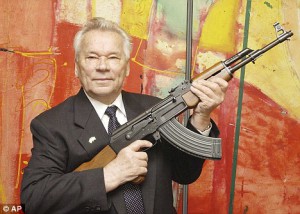 Mihail Kalashnikov — chelovek-avtomat