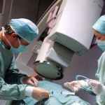 Кемеровские врачи успешно пересадили оторванную руку маленькой девочке
