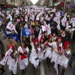 В Париже разогнали демонстрантов, требующих запрета однополых браков