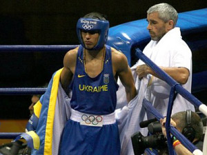 Еще один украинец-боксе перешел в профессионалы