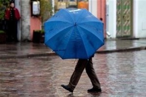 В Японии был изобретен «противотайфунный» зонт